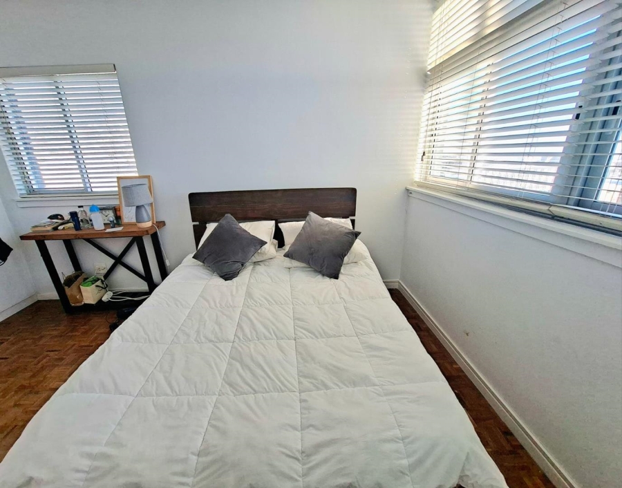 2 Bedroom Property for Sale in Sea Point Western Cape